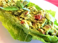 Photo de la Recette: WRAP À LA PURÉE D’AVOCAT