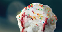 Concours Gagnez une paire de billets pour voir le film d’horreur d’Eli Roth, Ice Cream Man, en salle dès le 7 août!