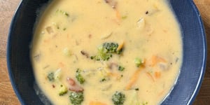 Photo de la Recette: Crème brocoli, cheddar et bacon