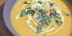 Photo de la Recette: Potage à la citrouille, au lait de coco et à l’ail rôti