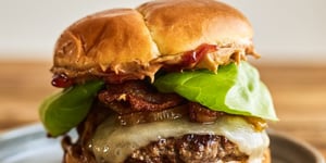 Hamburger au Beurre d’Arachide et à la Confiture