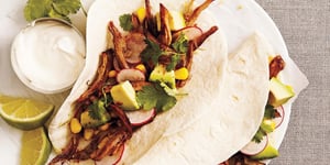 Tacos au Porc Effiloché et Salsa à l'Avocat et au Maïs