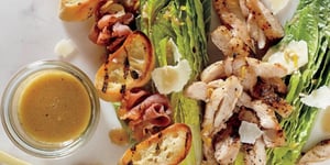 Salade César Décomposée au Poulet
