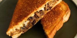 Grilled Cheese au Boeuf à Fondue