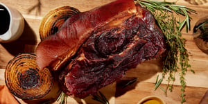 Jambon à l’Os Braisé à la Bière et à l’Érable