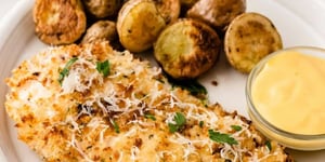 Photo de la Recette: Poulet en Croûte de Parmesan à la Friteuse à Air Chaud