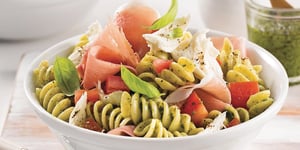 Photo de la Recette: Salade de Rotinis au Pesto, Tomates et Prosciutto