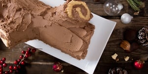 Photo de la Recette: Bûche de Noël avec Glaçage au Chocolat et Crème de Marrons