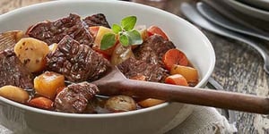 Photo de la Recette: BŒUF AUX LÉGUMES, BRAISÉS AU VIN ROUGE