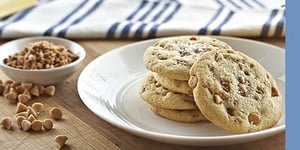 Photo de la Recette: Biscuits au Caramel Salé avec la Pâte à Biscuits de Base Becel