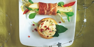 Photo de la Recette: Bouchées de Poire et d'havarti au Prosciutto