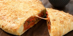 Photo de la Recette: CALZONE À LA SAUCISSE ITALIENNE