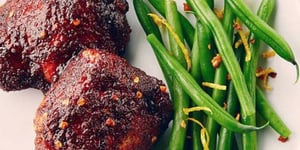 Photo de la Recette: Cuisses de Poulet Badigeonnées de Miel Épicé