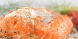 Photo de la Recette: FILET DE SAUMON AU FROMAGE LE CRU DES ÉRABLES ET AUX DATTES