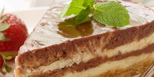 Photo de la Recette: GÂTEAU AU FROMAGE MARBRÉ AU CHOCOLAT ET AUX NOISETTES