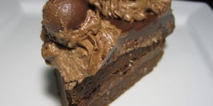Gâteau Étagé au Chocolat et aux Noisettes