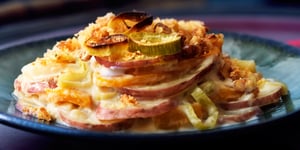 Photo de la Recette: Gratin aux Légumes de la Récolte avec Garniture de Parmesan et Noix de Grenoble