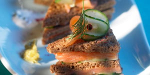 Mini-Club Sandwiches à la Truite Fumée