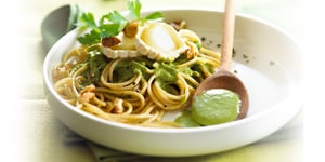 Photo de la Recette: PÂTES À LA SAUCE AUX ÉPINARDS, AU PERSIL ET AU FROMAGE DE CHÈVRE