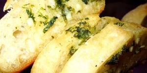 Pain au Fromage, aux Herbes et à L'Ail