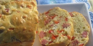 CAKE AU JAMBON, BOURSIN ET POIVRON ROUGE