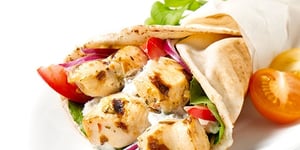 Photo de la Recette: Pita Grec aux Souvlakis de Poulet