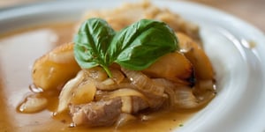 Photo de la Recette: Ragoût de Porc Sauce aux Pommes