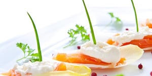 Photo de la Recette: AMUSE-BOUCHES AU SAUMON SUR LIT D'ENDIVES