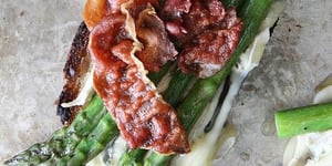 Photo de la Recette: Asperges Croustillant Prosciutto et Brie au Fromage Grillé