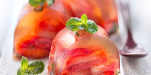 Photo de la Recette: Aspic de Fraises à la Menthe en Gelée de Thé Vert