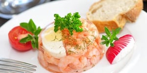 Photo de la Recette: Aspics de Tomates et Crevettes