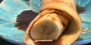 Banane Enrobée d'une Crêpe et Sirop D'érable