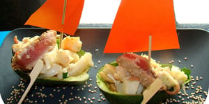 Bateaux d'Avocats au Thon et Fruits de Mer