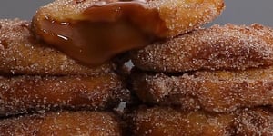 BEIGNETS AUX POMMES COEUR CARAMEL
