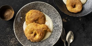 Beignets aux Pommes et Sauce Vanille