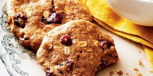 Biscuits à L’avoine, aux Dattes et aux Canneberges sans Lactose