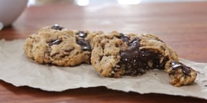 Photo de la Recette: Biscuits au Beurre D'amandes à L'avoine et au Chocolat Noir