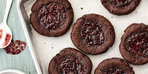 Photo de la Recette: Biscuits Chocolat et Confiture de Framboises