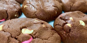 Photo de la Recette: Biscuits Moelleux aux Pépites de Chocolat Blanc et Smarties