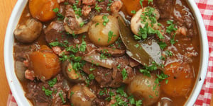 BOEUF BOURGUIGNON (MIJOTEUSE)