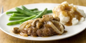 Boeuf Salisbury avec Sauce aux Champignons