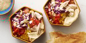 Bols de Pita au Poulet Méditerranéen