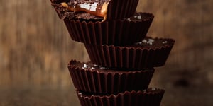Bouchées au Chocolat, Caramel Salé et Beurre de Noix