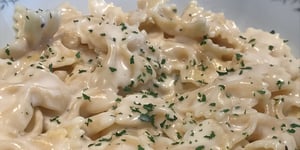 Boucles à la Sauce Alfredo