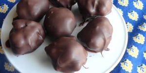 Boule de Tarte aux Pacanes Enrobée de Chocolat