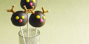 Boules aux Biscuits « Petits Rennes » sur Bâtonnet