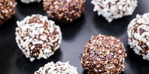 Photo de la Recette: Boules D'énergie aux Pruneaux de Californie