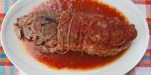 Photo de la Recette: BRACIOLA À LA SAUCE TOMATE