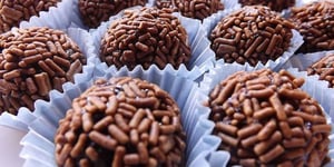 Photo de la Recette: Brigadeiro (truffe au chocolat brésilien)