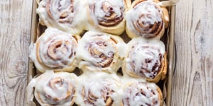 Brioches à la Cannelle Glacées au Fromage à la Crème